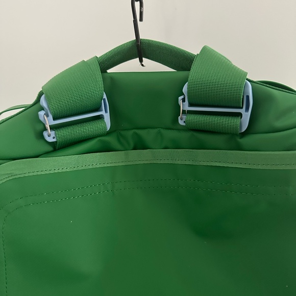 Baboon to the Moon x Drunk Elephant ◡̈ Limited Edition Green Go-Bag Mini 32L - Picture 6 of 15